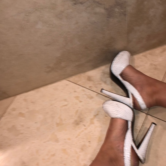 Report Signature Leather Heels - Picture 2 of 7